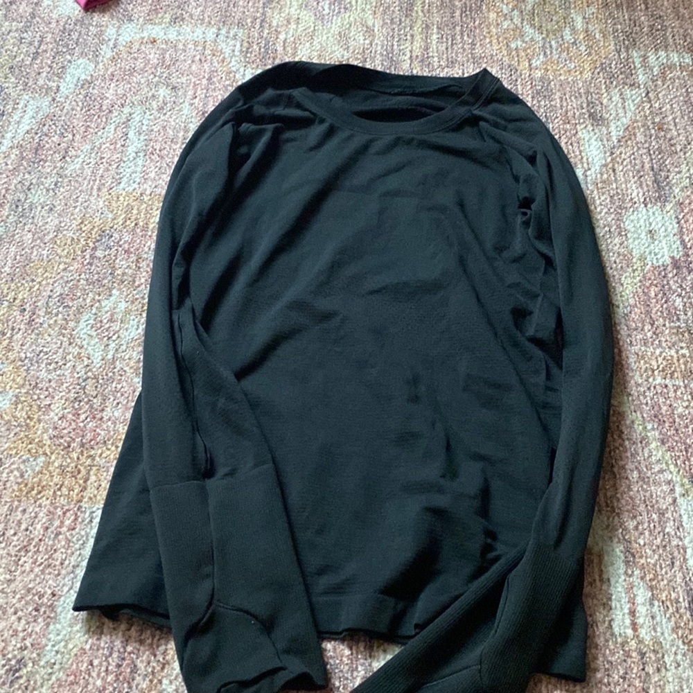 black long sleeve (lulu swiftly tech)